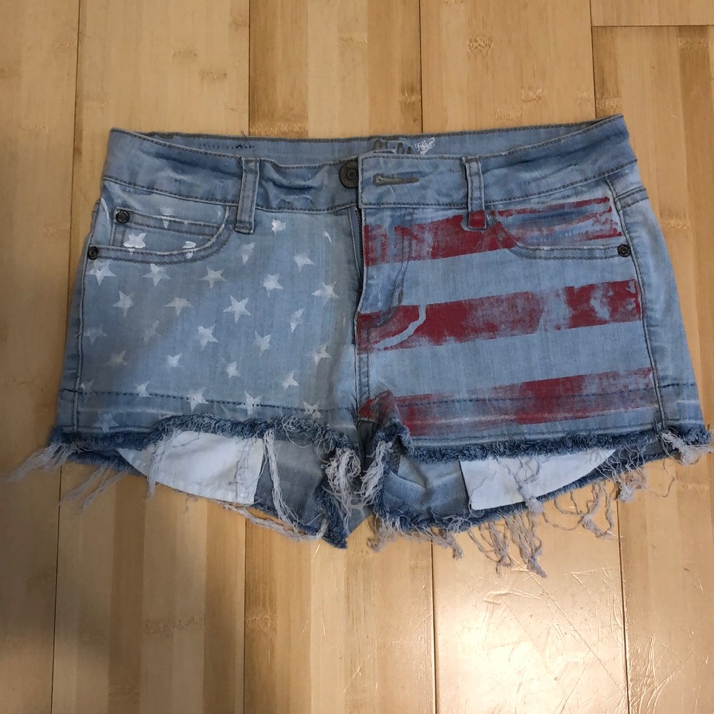 Light wash Jean shorts with American pattern